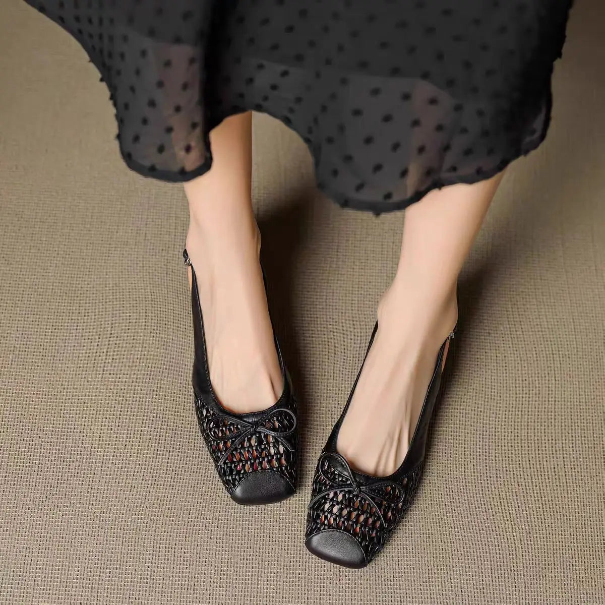 Retro leather square-toe woven high-heeled sandals, 2025 summer fashionable breathable single-buckle thick-heeled women's shoes